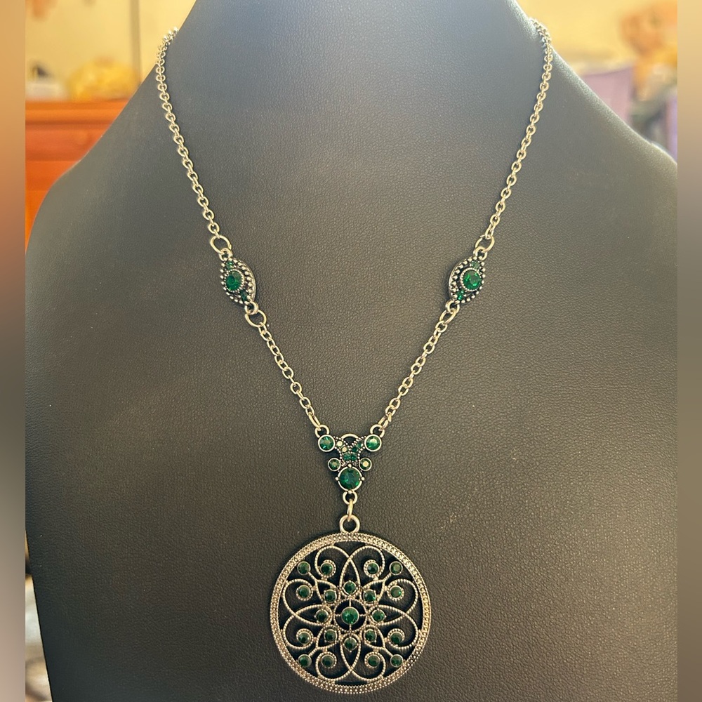 Green and silver necklace